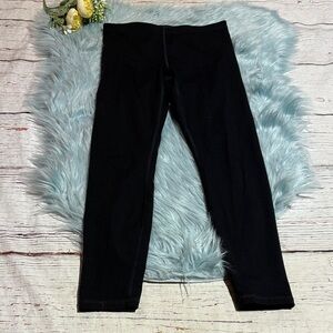 Fabletics Black Scrunch Crop Leggings sz S